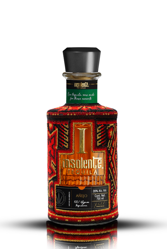 TEQUILA INSOLENTE AÑEJO HUICHOL